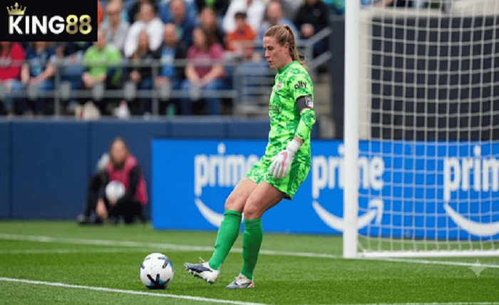 Alyssa Naeher