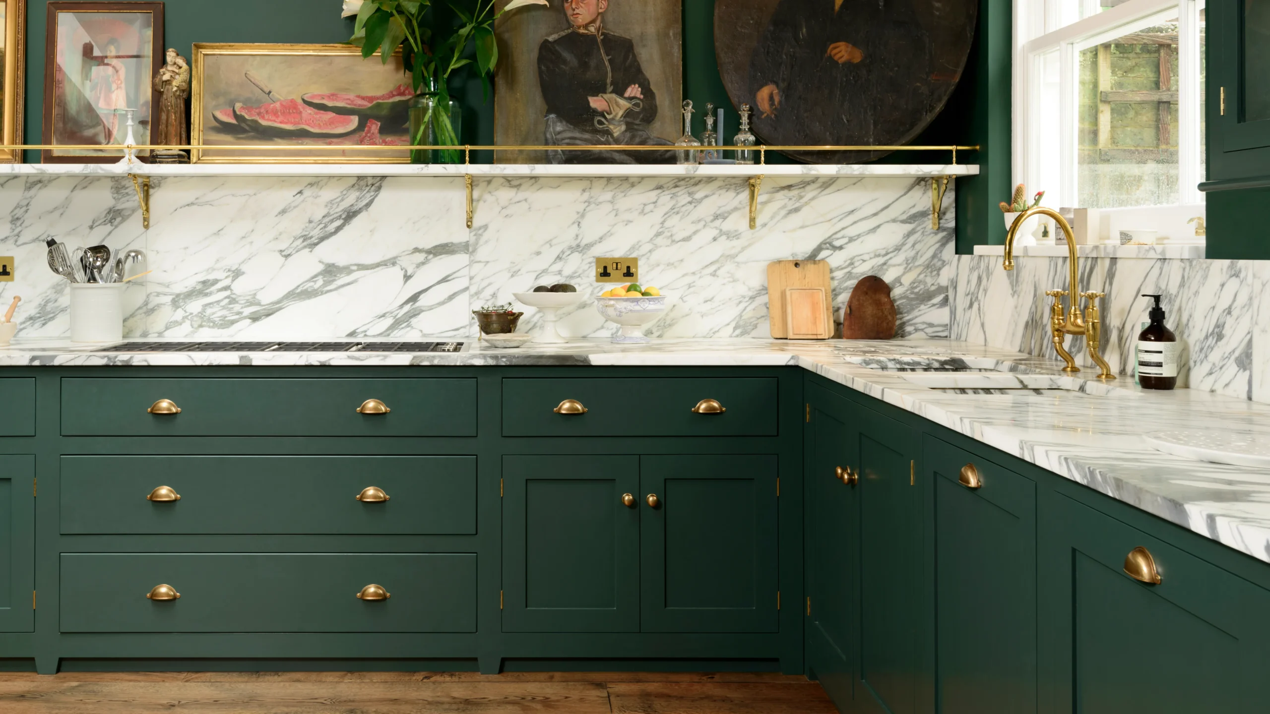 How to Match Kitchen Door Handles with Your Cabinet Design